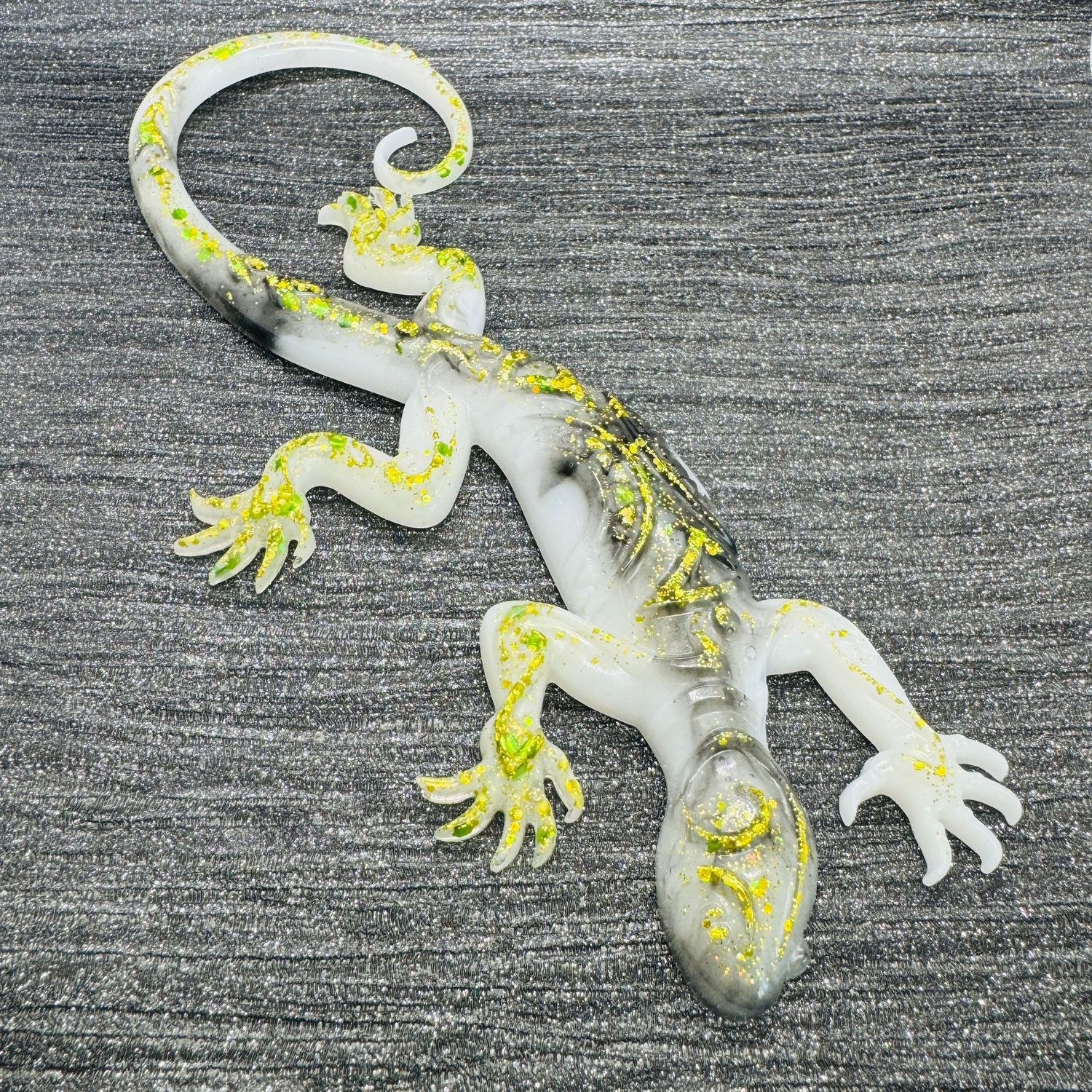 Gecko Lizard Reptile Sparkling White/Black