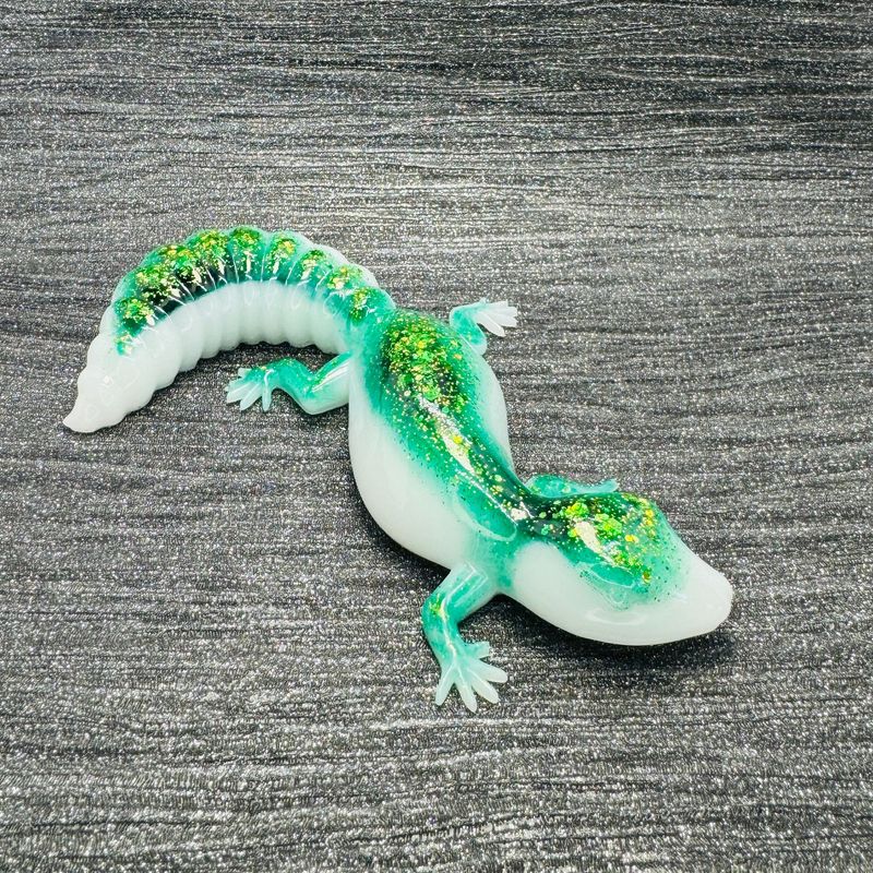 ​Gecko Lizard Reptile  White/Green Multi Sparkling Model