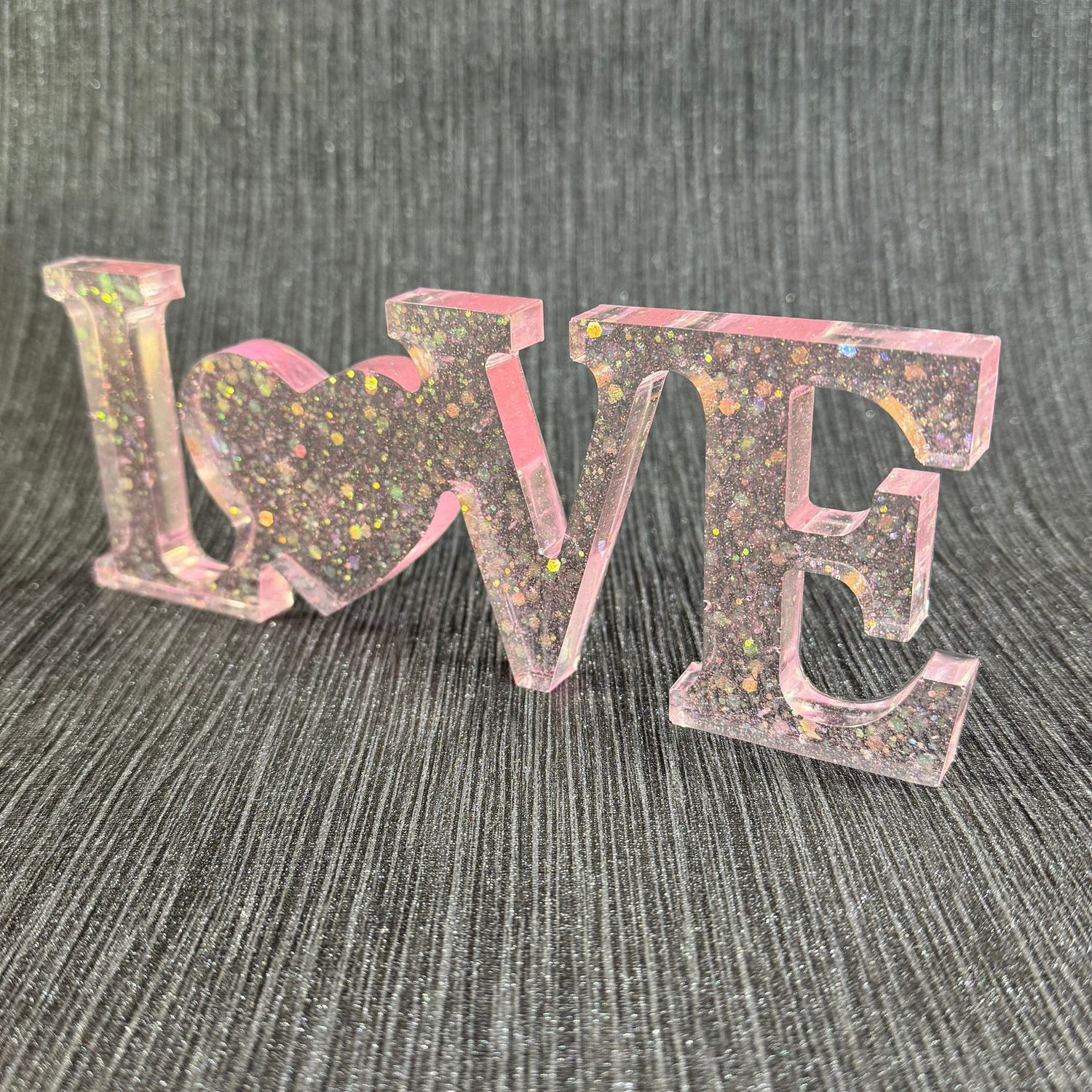 Love Resin Word - Clear and Pink