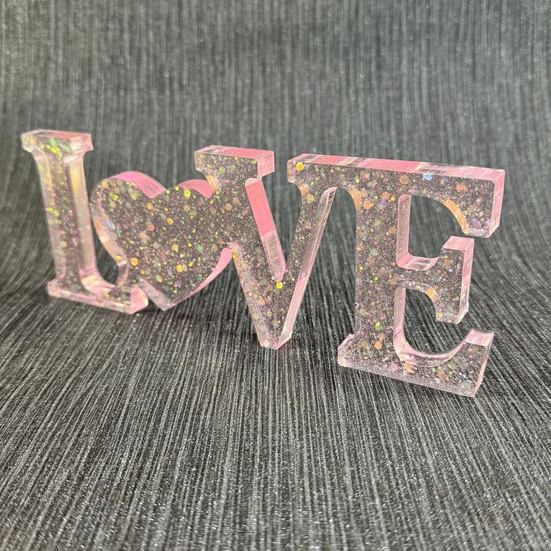 Love Resin Word - Clear and Pink