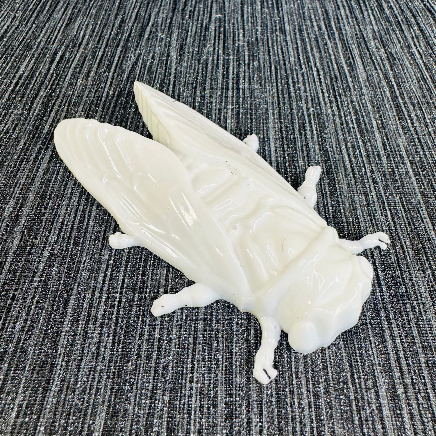 White x3 Bug Wall Art Models