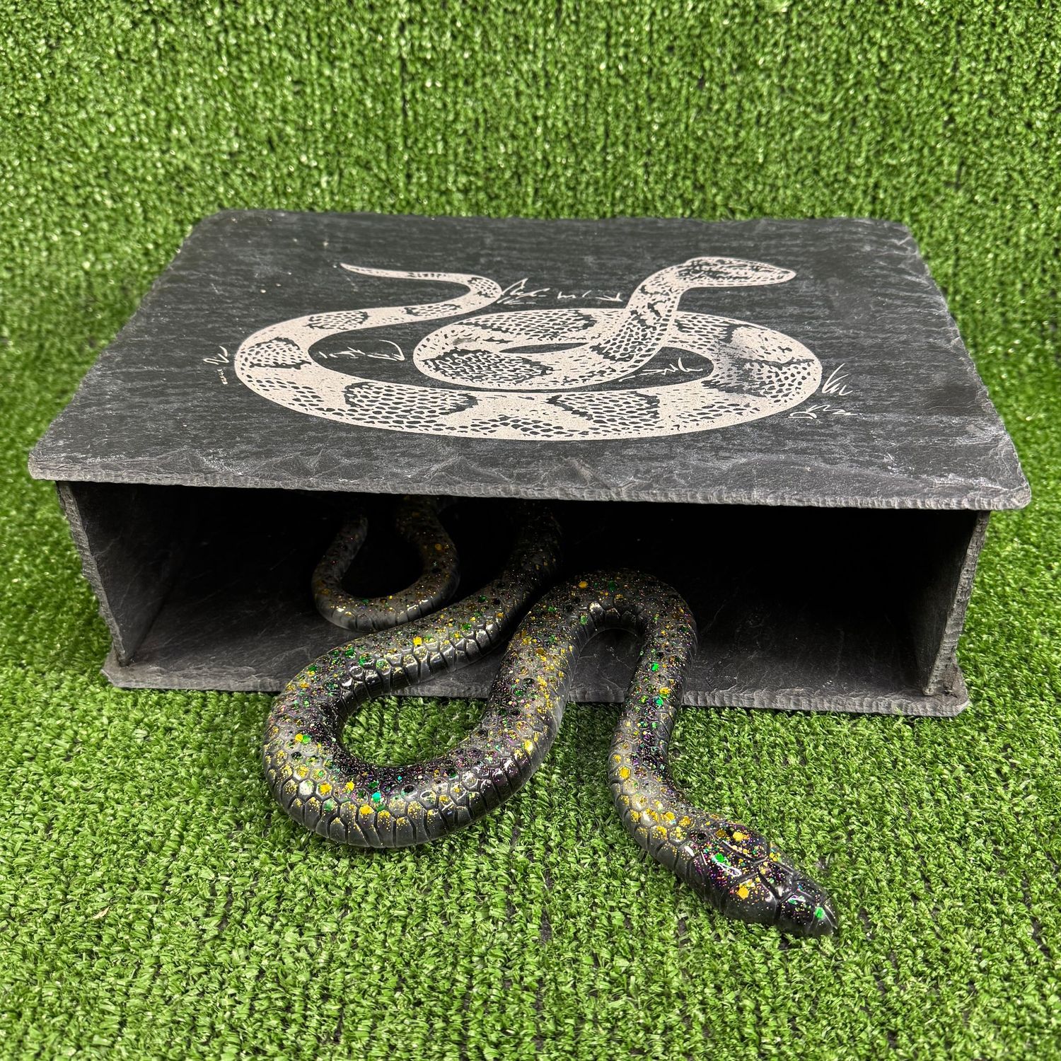 SNAKE Natural Slate Cave 9x30x20cm