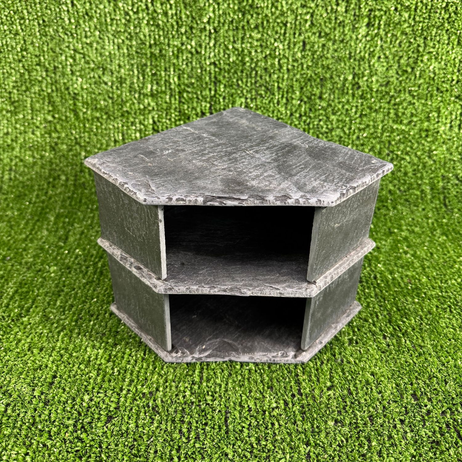 Double Corner Cave 15x15x13cm Reptiles & Aquatics.