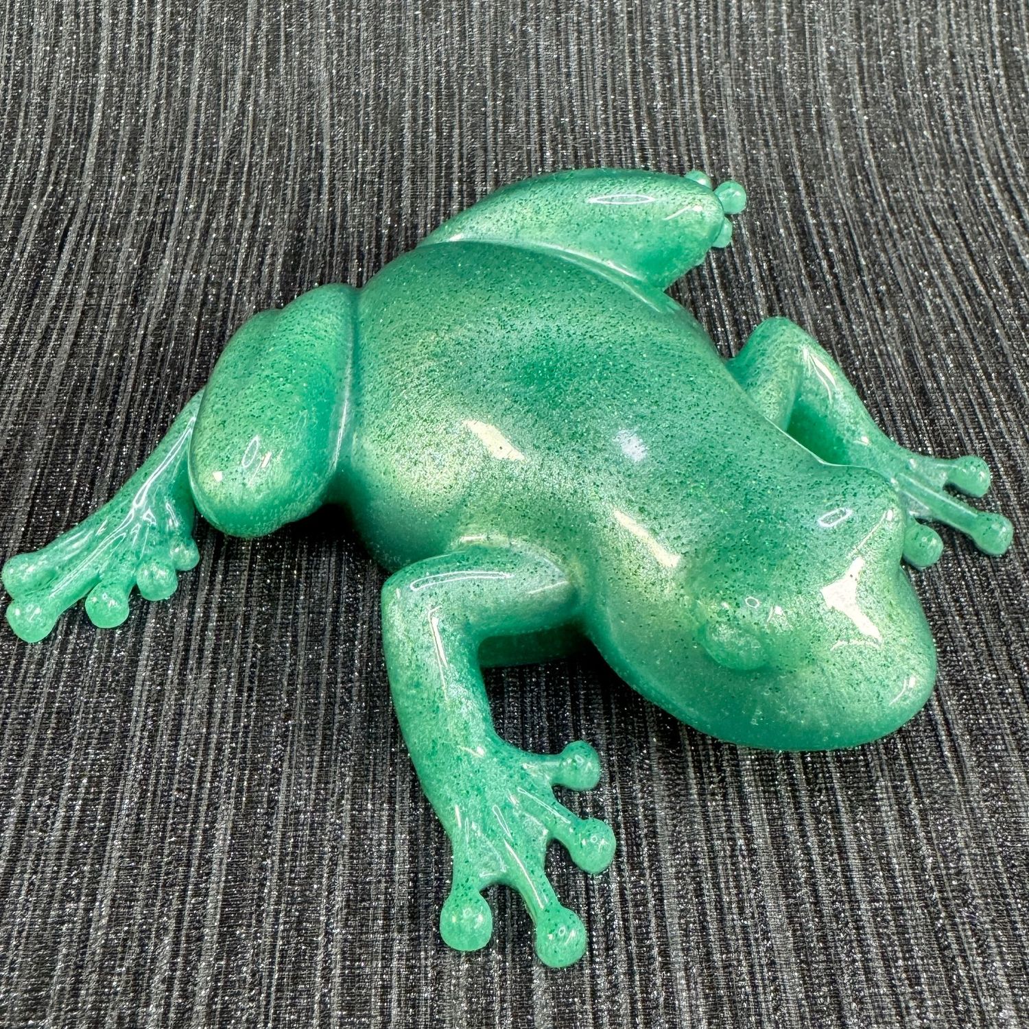 Black and gold Resin Life Size Frog Model Decoration.