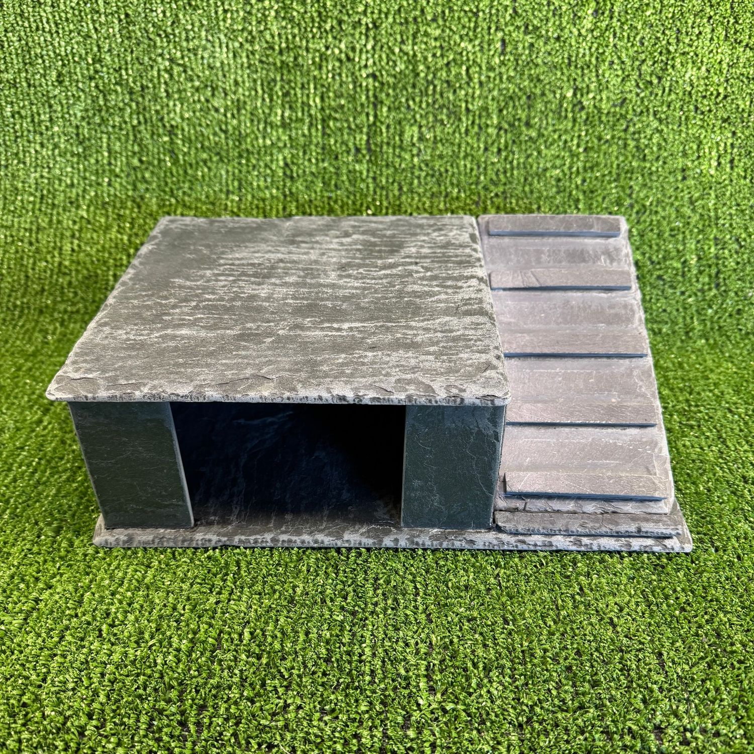 Aquarium and Reptile XL Slate Cave, Basking Roof, Ramp.
