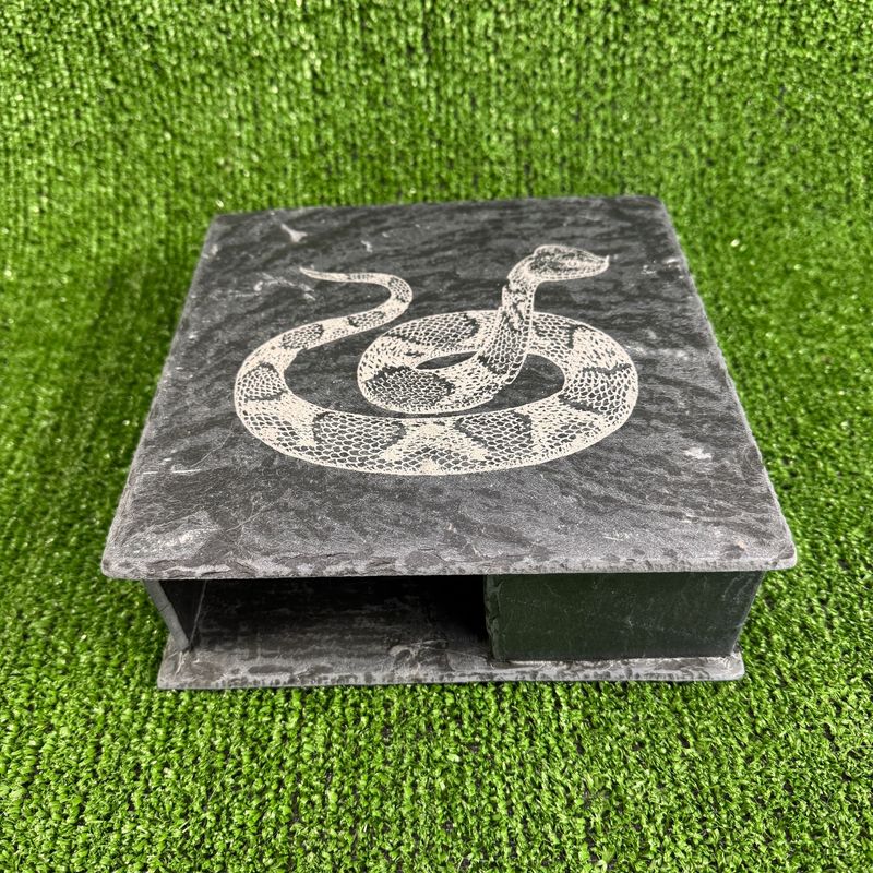 Snake (2) slate Cave 7x20x20cm