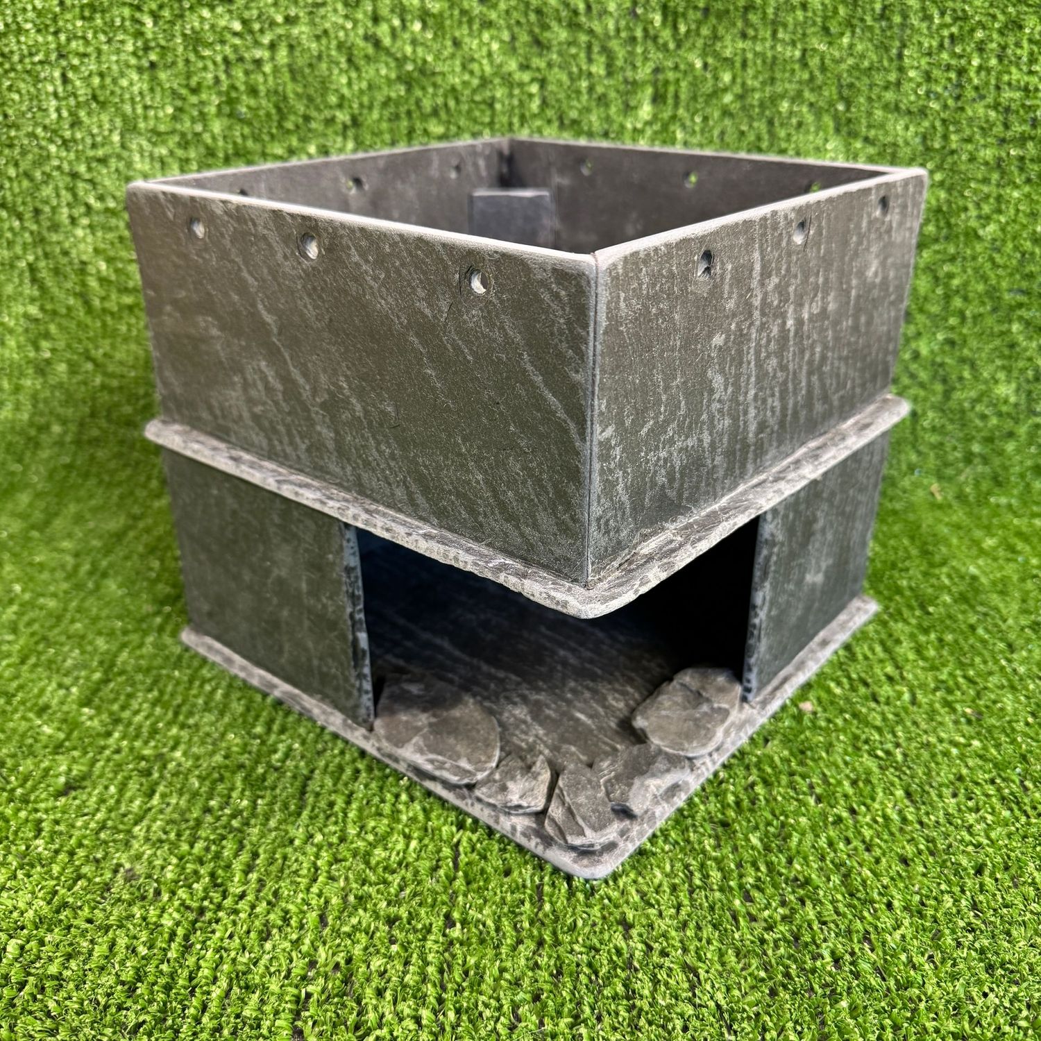 Slate Cave with large Planter.