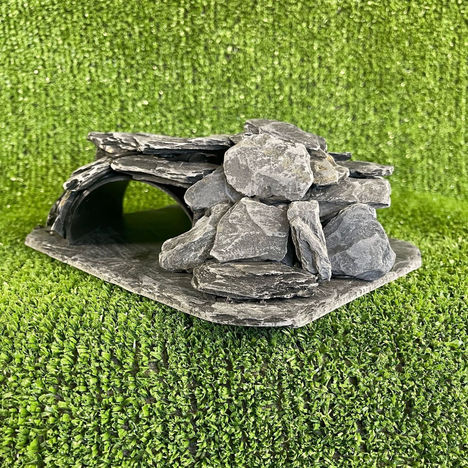 Aquarium and Reptile Slate Caves Fry Protector.