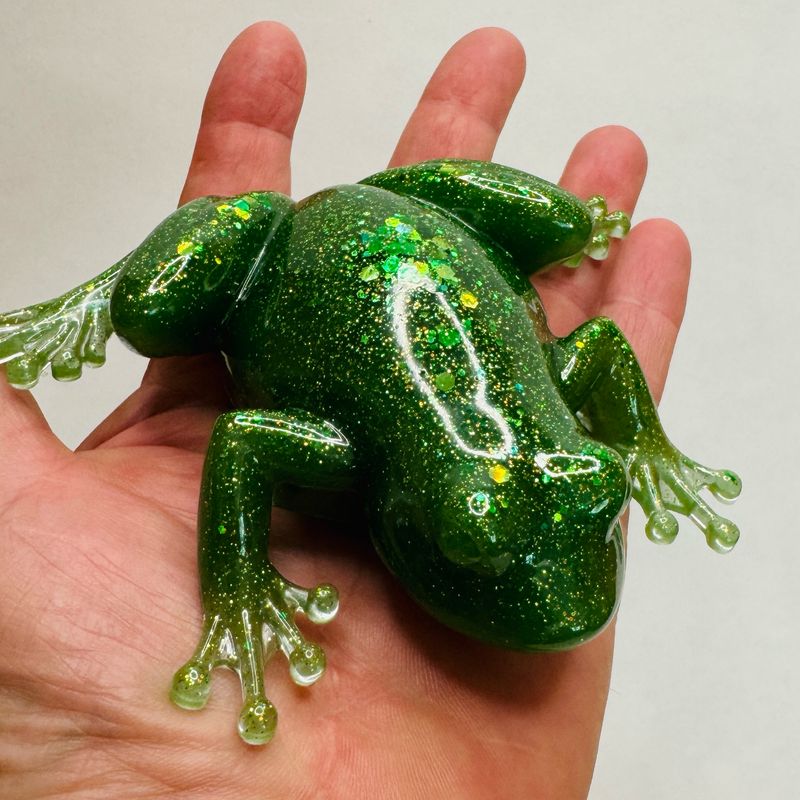 Green Sparkling Frog Model