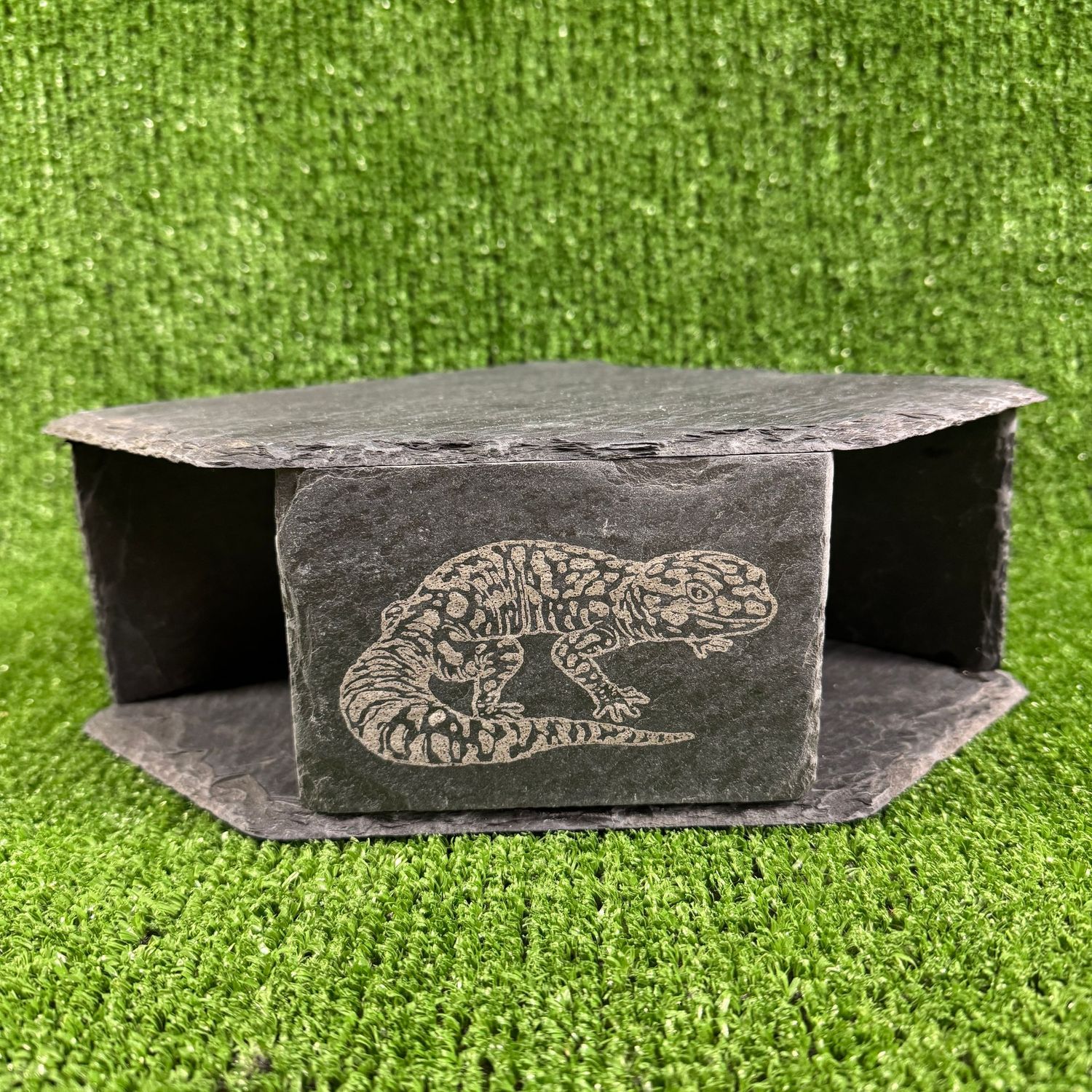 Gecko Lizard Laser Engraved slate Cave