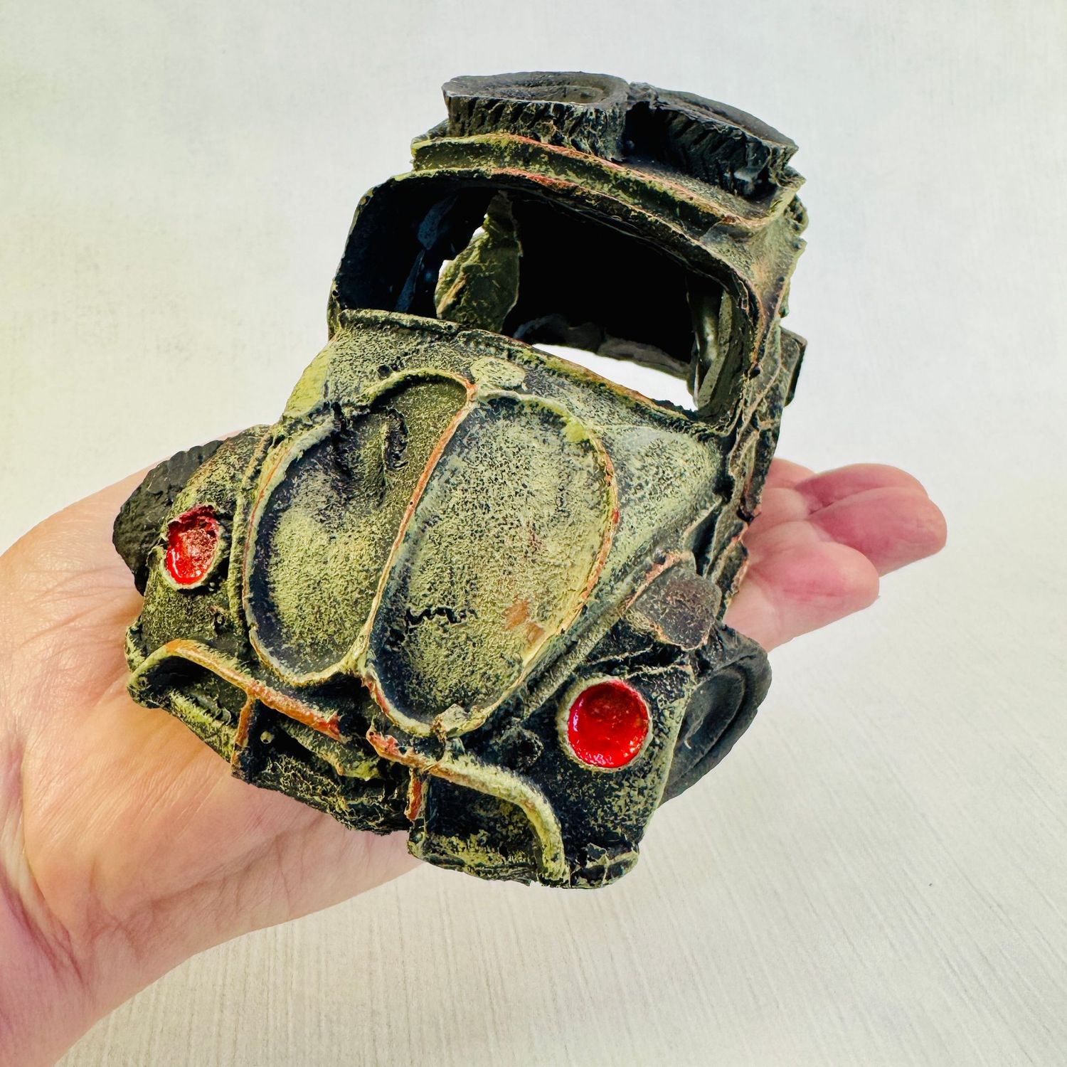 Car Wreck Aquarium Ornament Resin Craft Hideout Cave Car Wreck Aquarium Ornament Resin Craft Hideout Cave