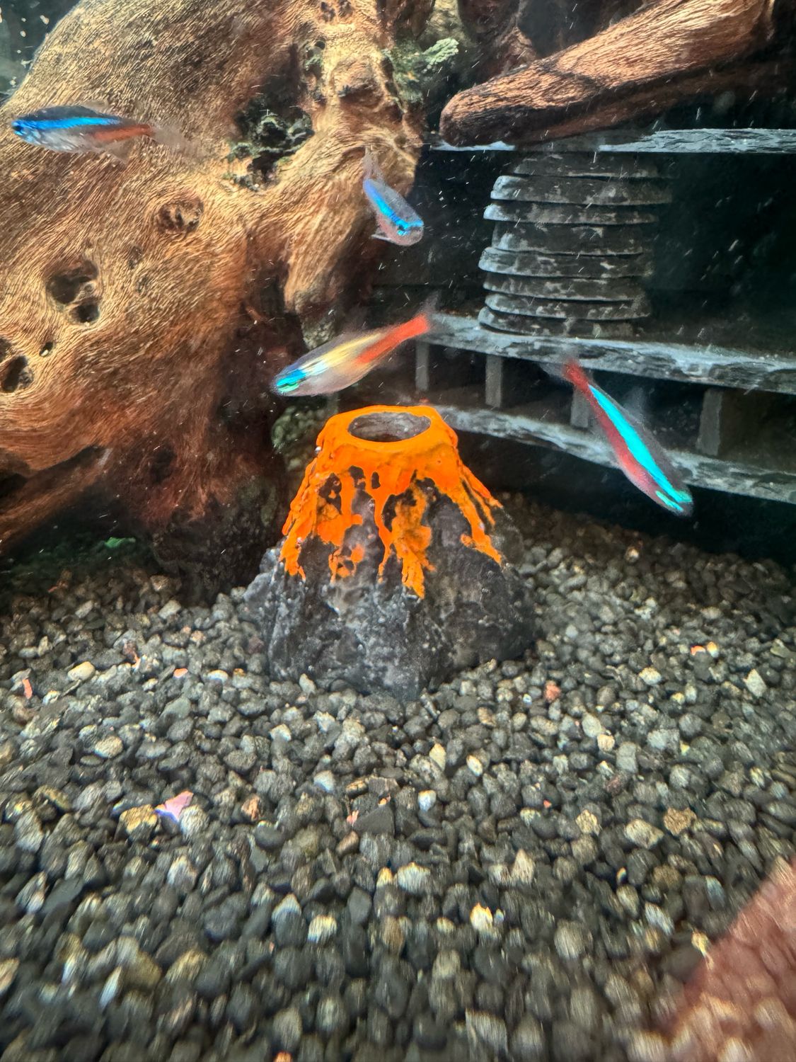 Aquarium Mini Volcano Fish Tank Decoration with Air Stone. Aquarium Mini Volcano Fish Tank Decoration with Air Stone.