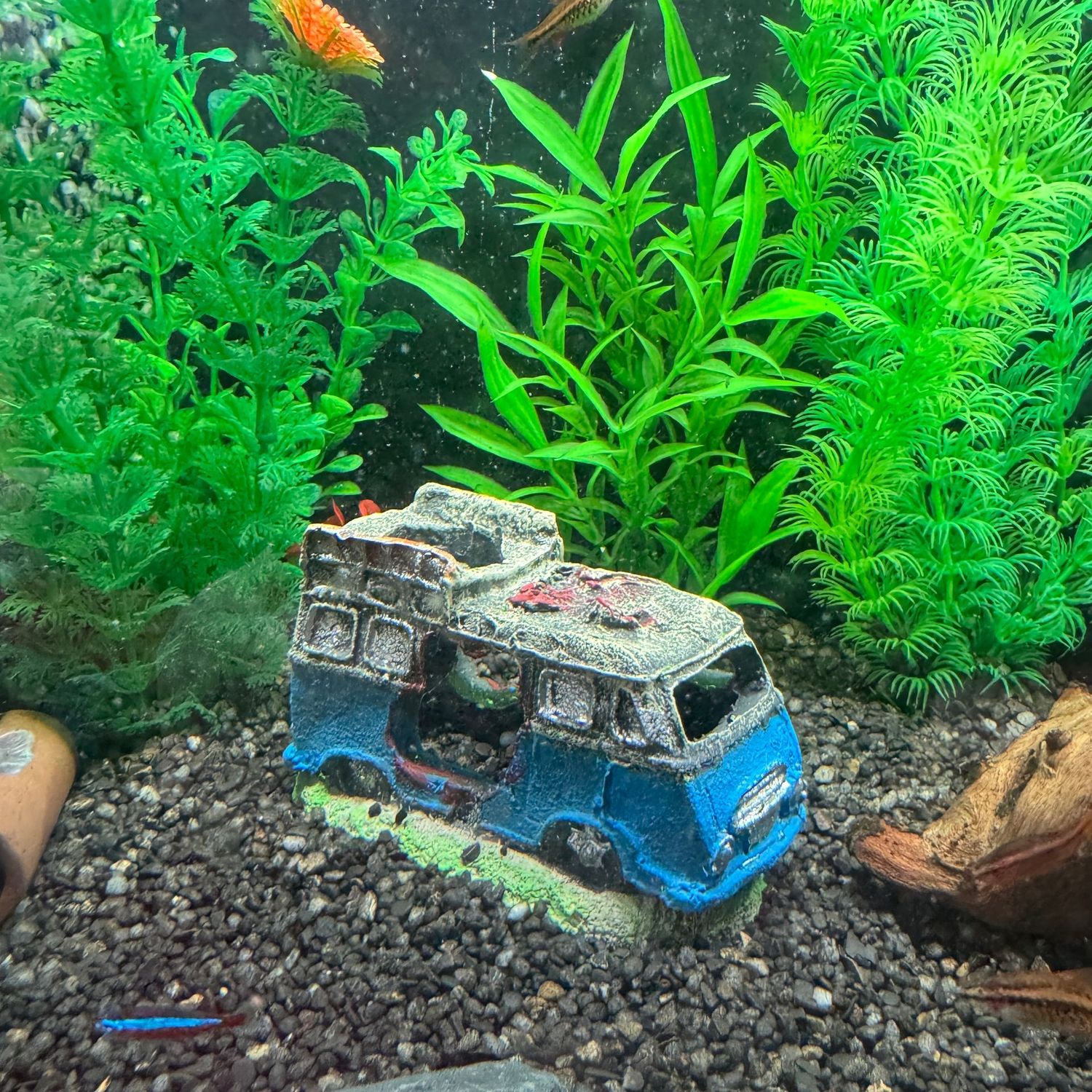Small Minibus Aquarium Ornament Resin Cave
