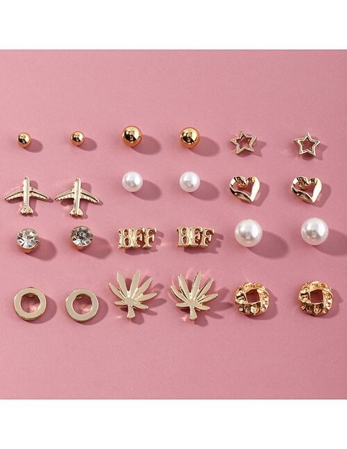 Maple Airplane Letter Pearl Earring Set​