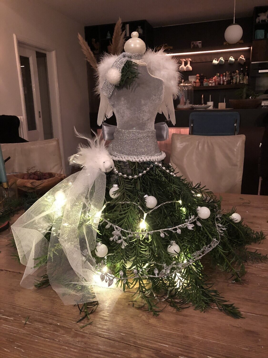 Glamour kerstengel op paspopje