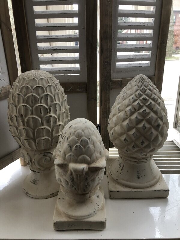 Decoratieve dennenappels