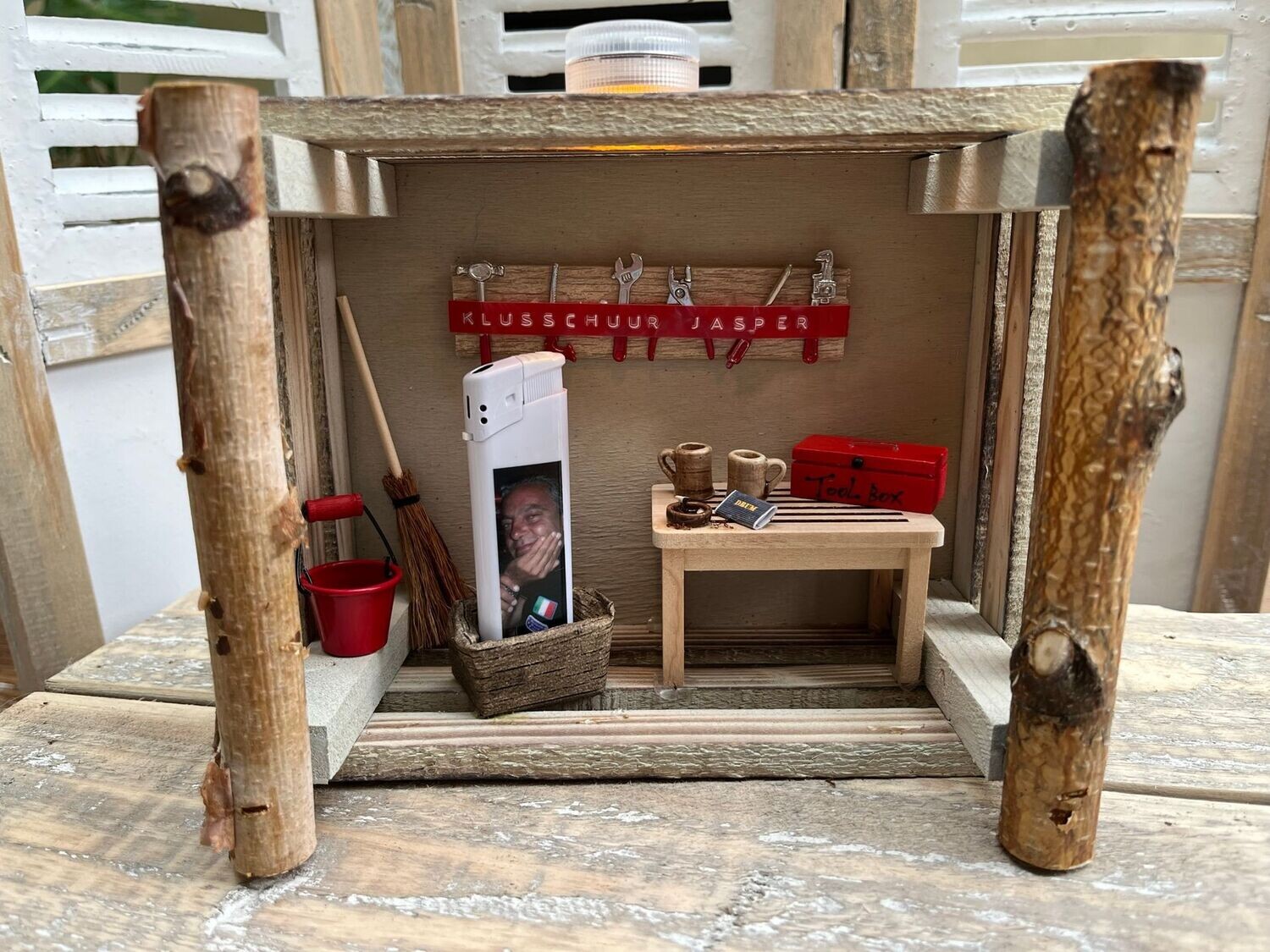 Scene in a Box: Klusschuur Jasper