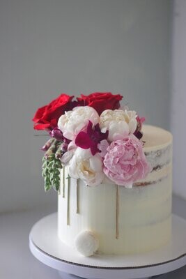 Beautiful Buttercream w/Floral Styling