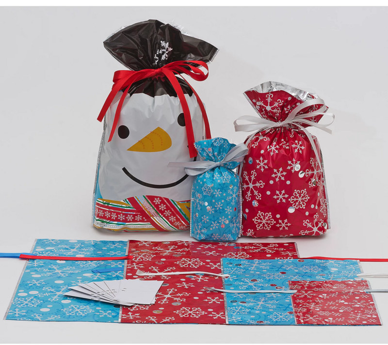 14- Piece Winter Gift Bag Set (7 Gift Bags and 7 Gift Tags)