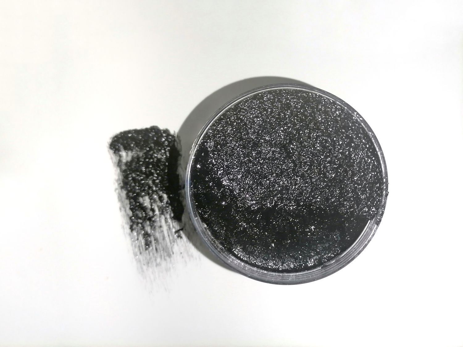 LC Charcoal Body Scrub