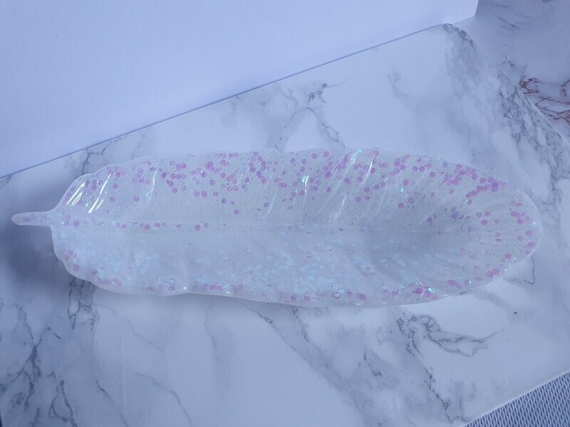 Plume en résine blanche à paillettes