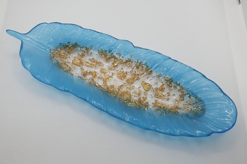 Plume en résine bleu doré et feuilles d'or