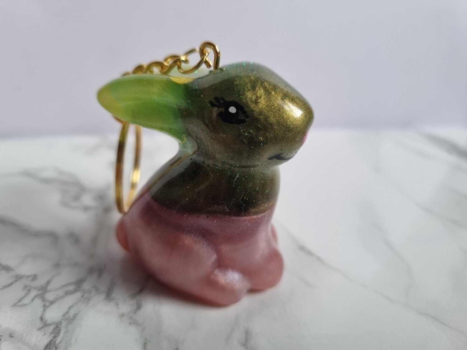Porte clé Lapinou rose et vert doré