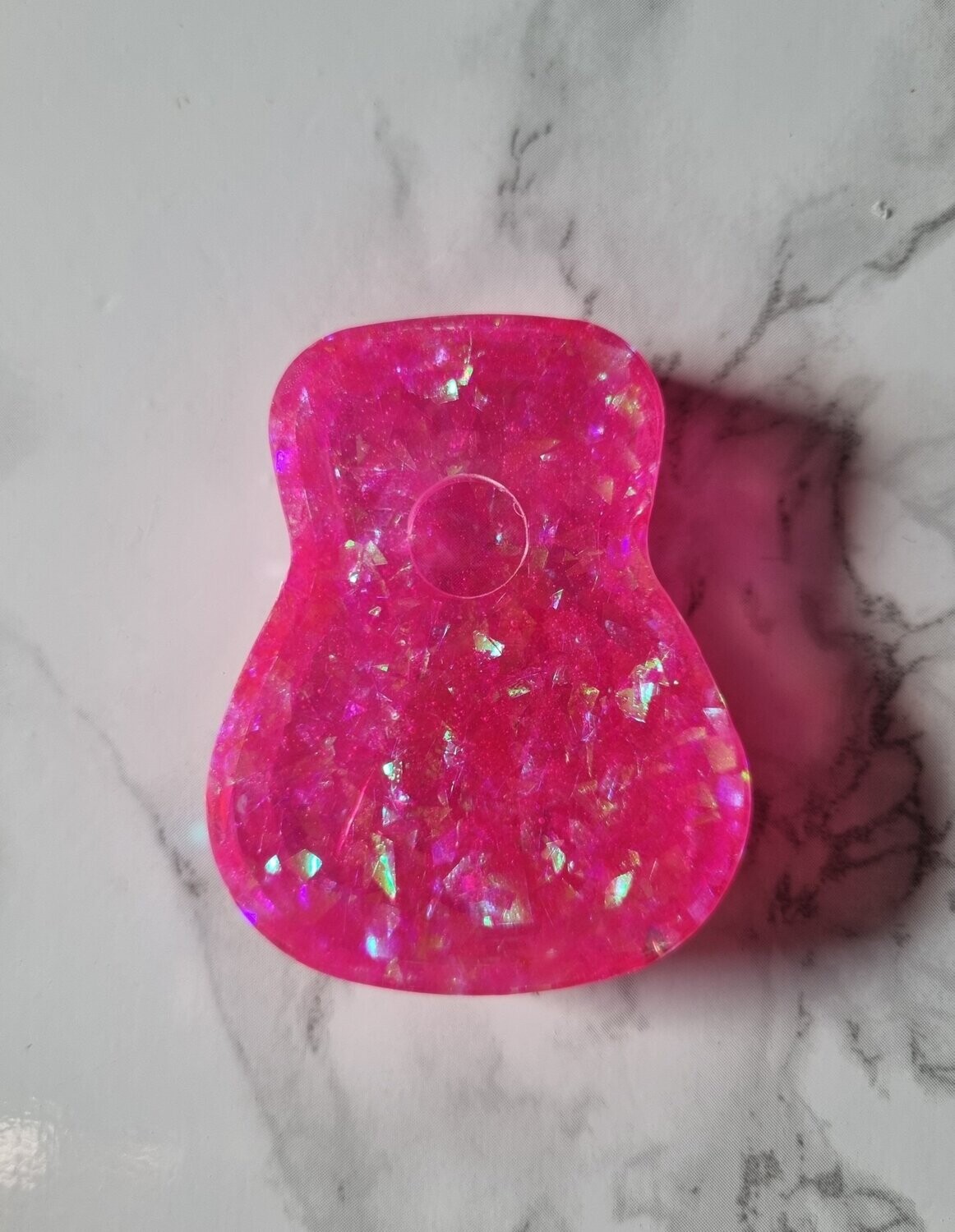 Boite guitare médiator rose à paillettes