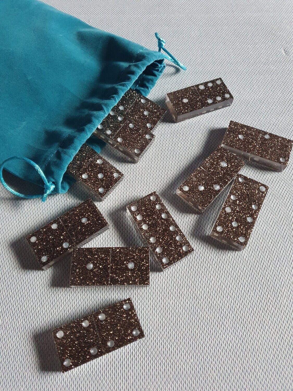 Jeu de 28 dominos brun pailleté