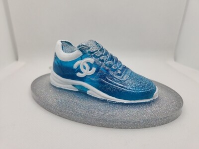 Basket Chanel sur socle