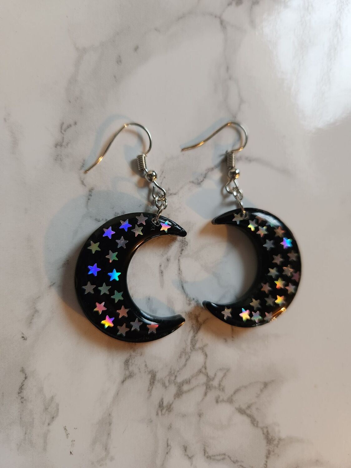 Boucles d'oreilles Lune noire et étoiles holographiques