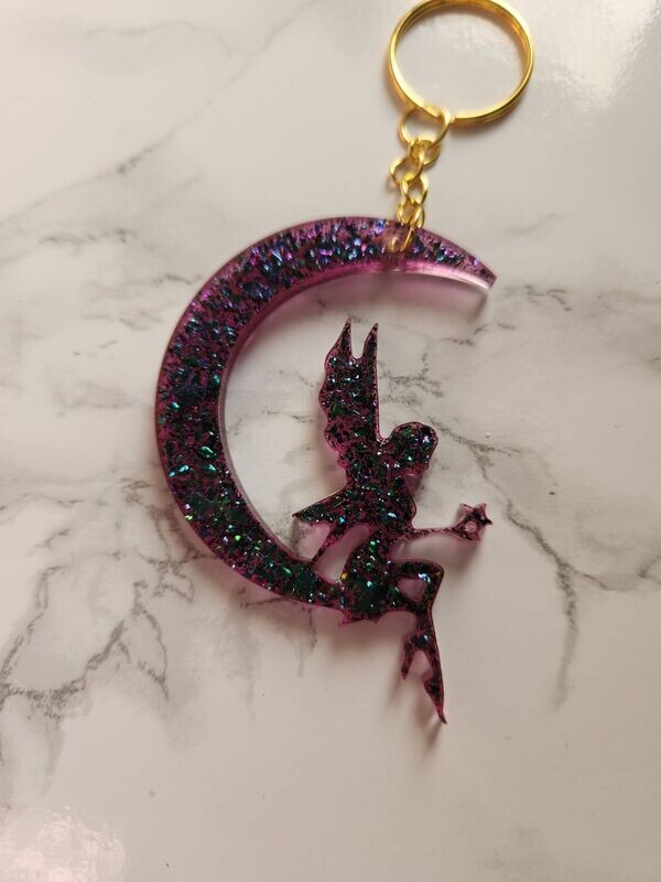 Porte clé Fée sur lune violette à paillettes