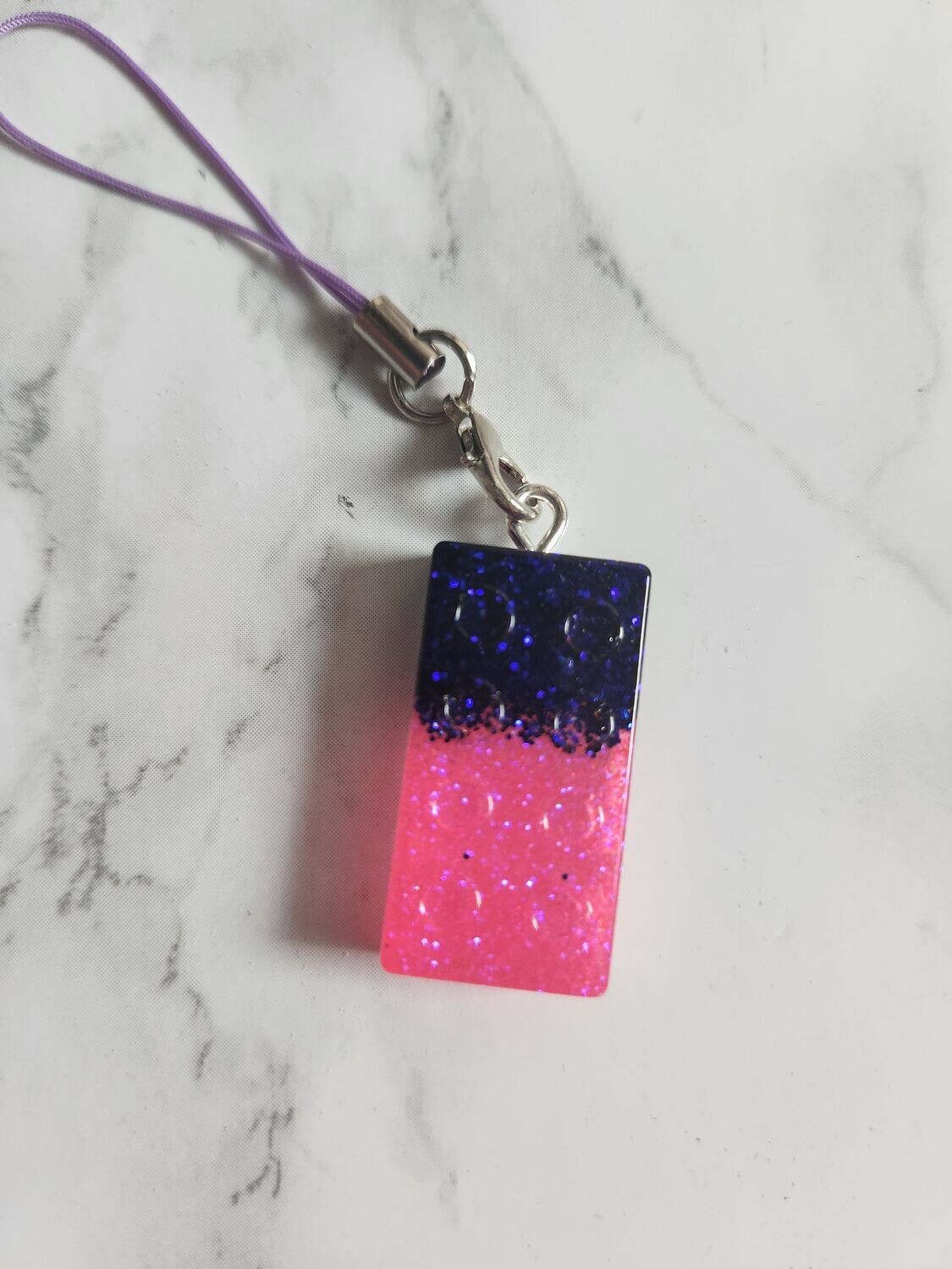 Bijou mini légo rose fluo et violet pailleté