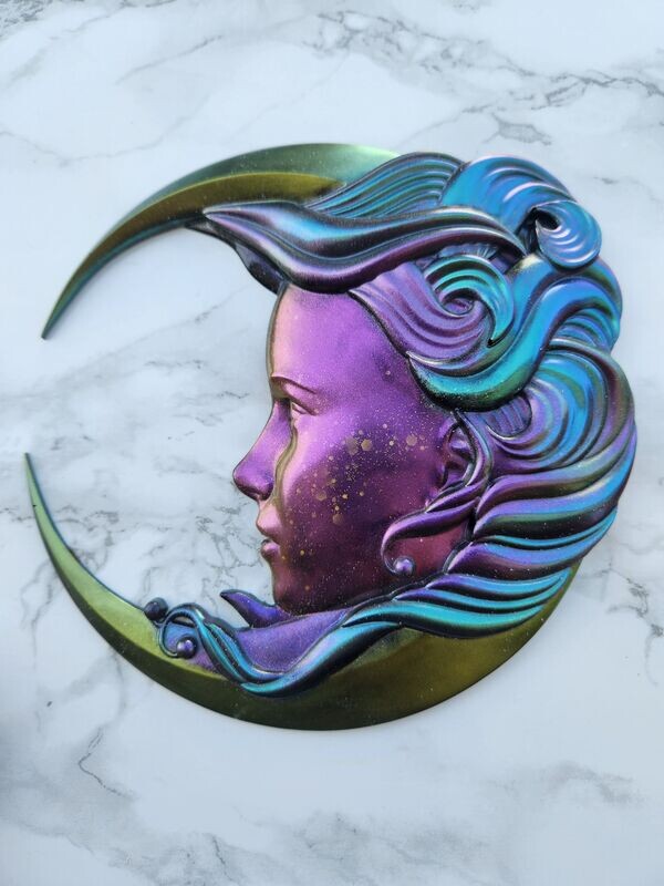 Femme lune caméléon
