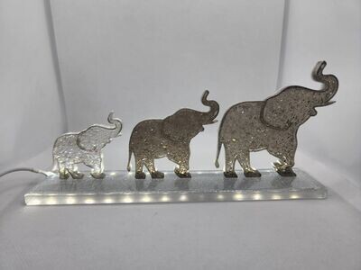 Trio éléphants diamant sur socle lumineux nuances de gris
