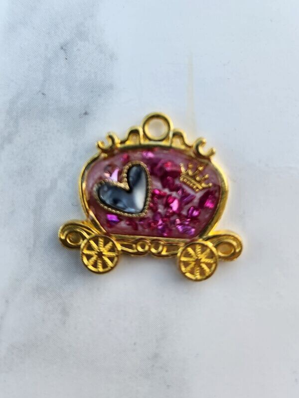 Pendentif carosse rose pailleté