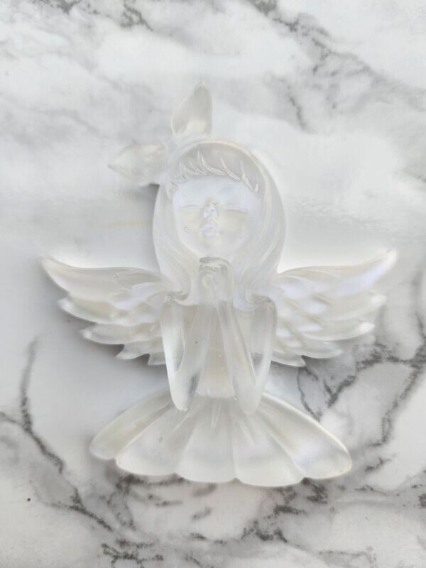 Ange noeud transparent à reflets dorés