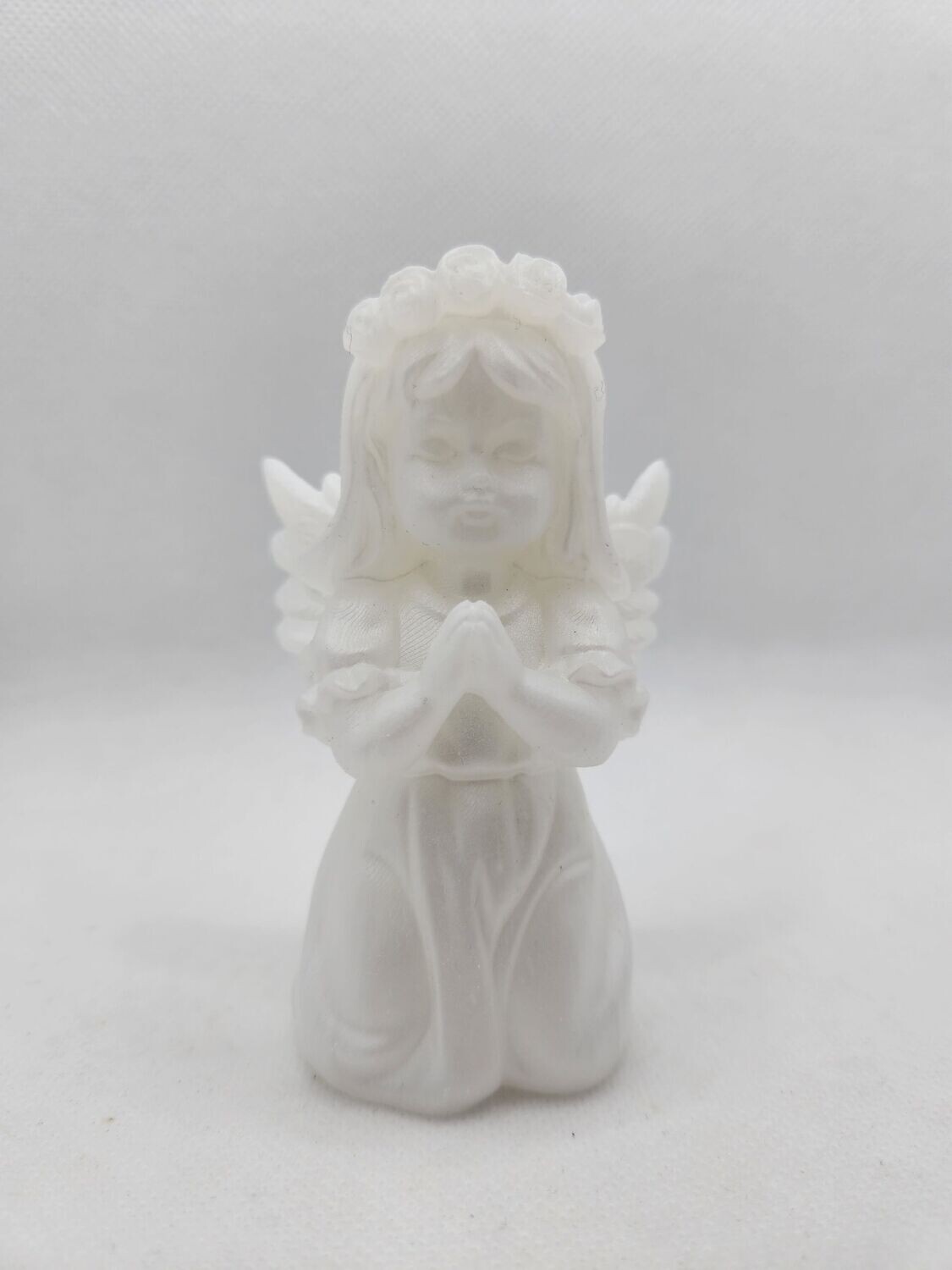 Ange fillette blanc nacré