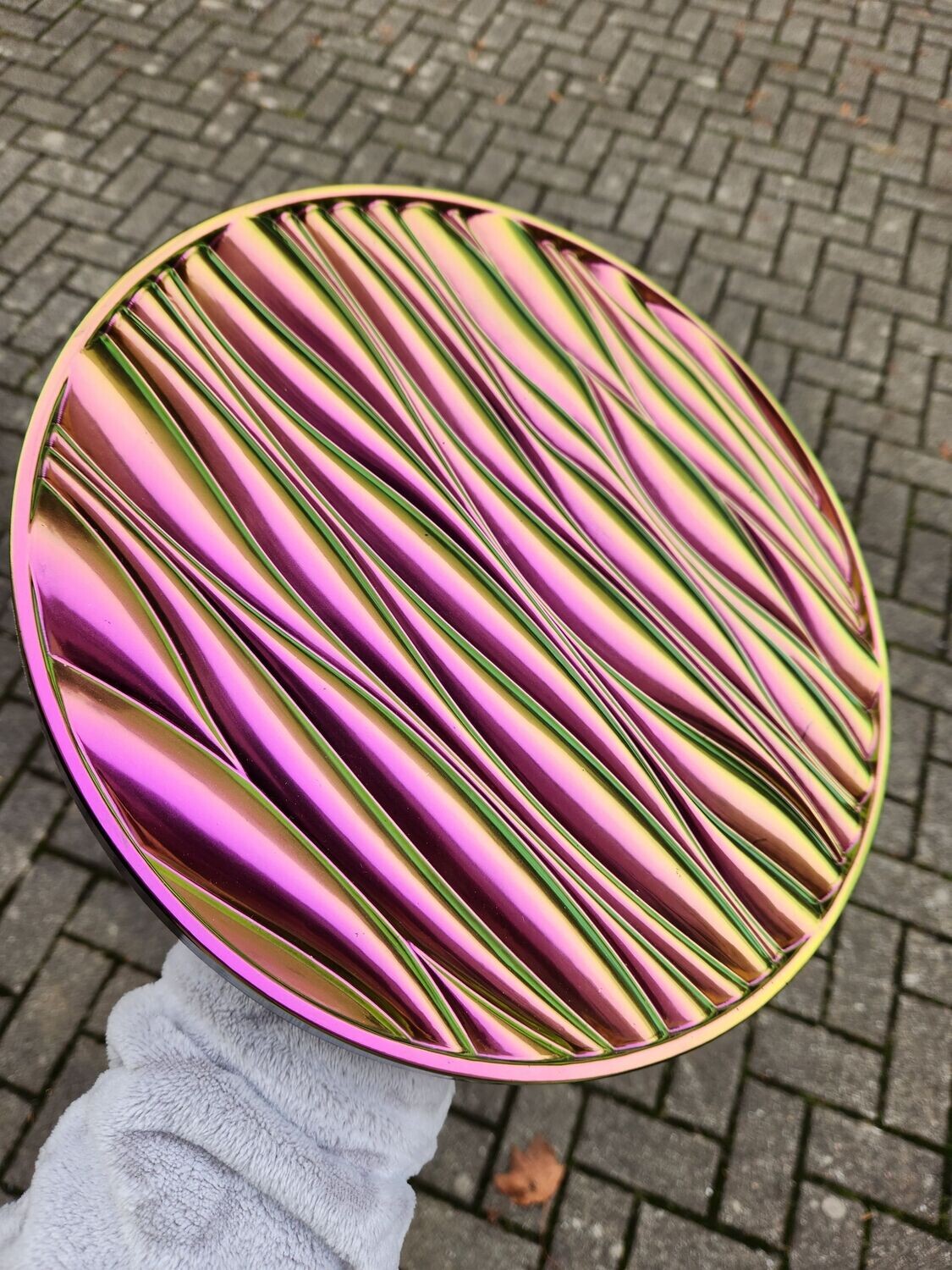 Plateau rond ondulé couleur caméléon