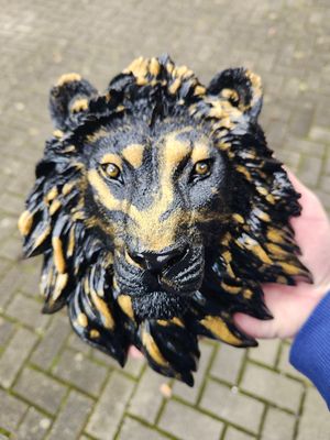 Tête de lion murale noir et or