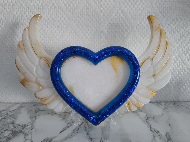 Coeur ailé bleu pailleté et marbré blanc or