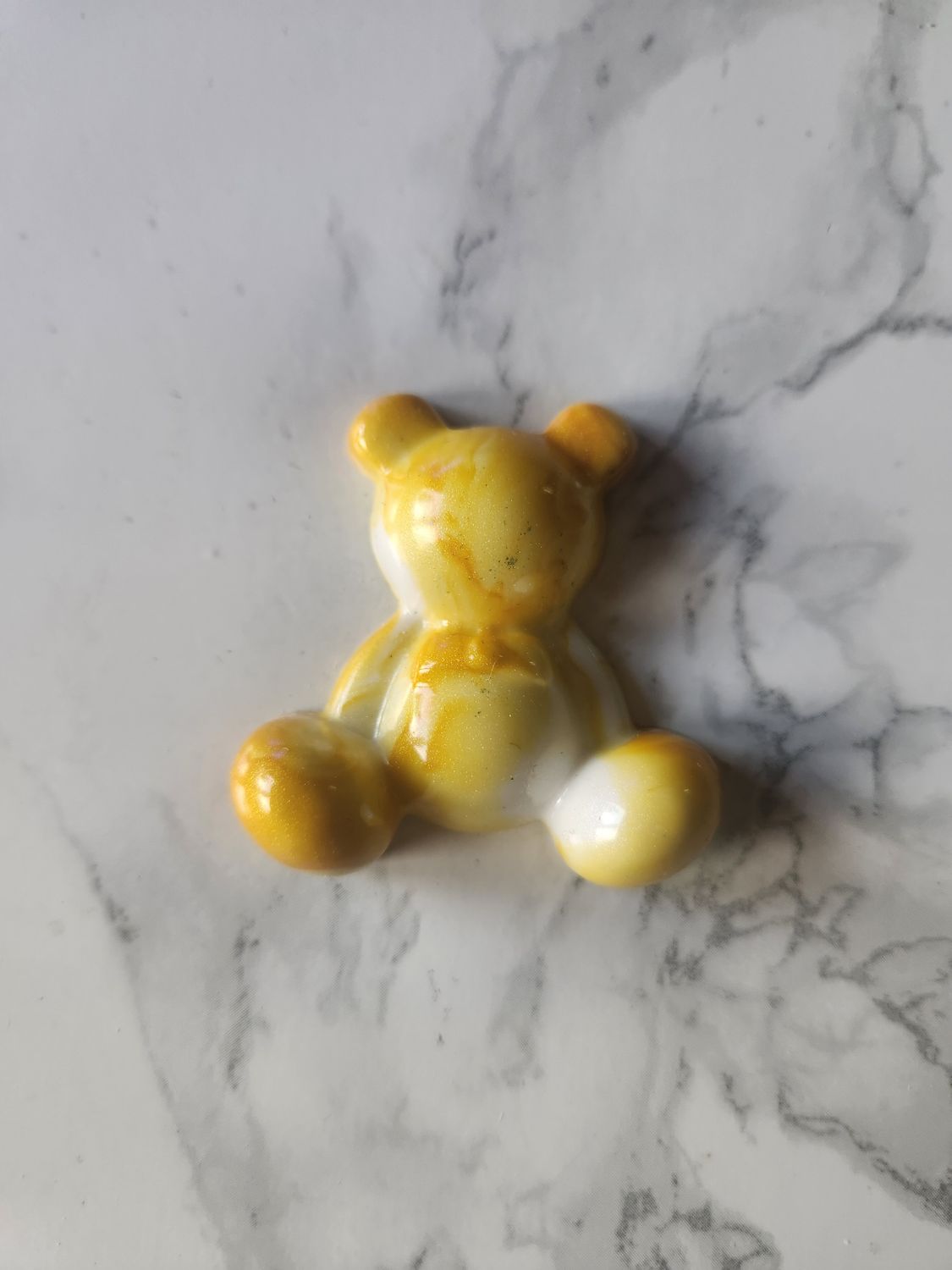 Ourson assis marbré jaune