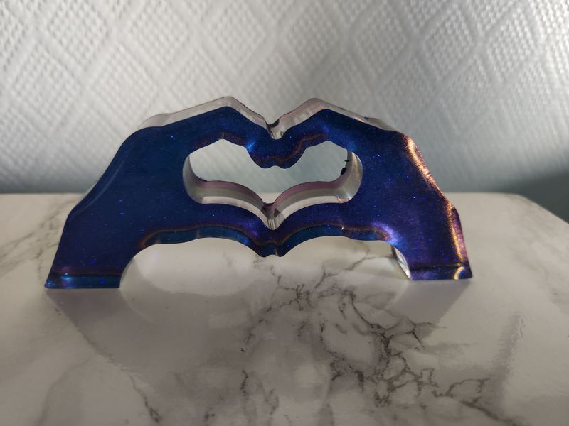 Mains forme coeur bleu caméléon pailleté