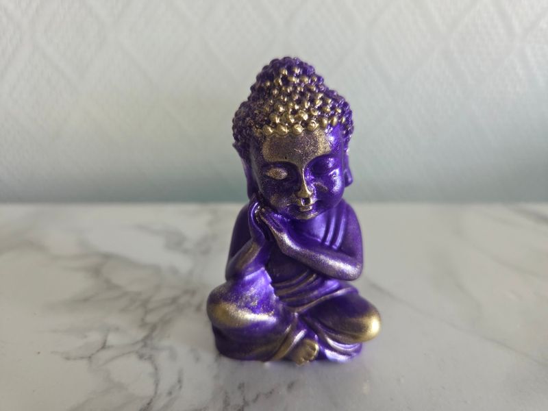Bouddha violet et or