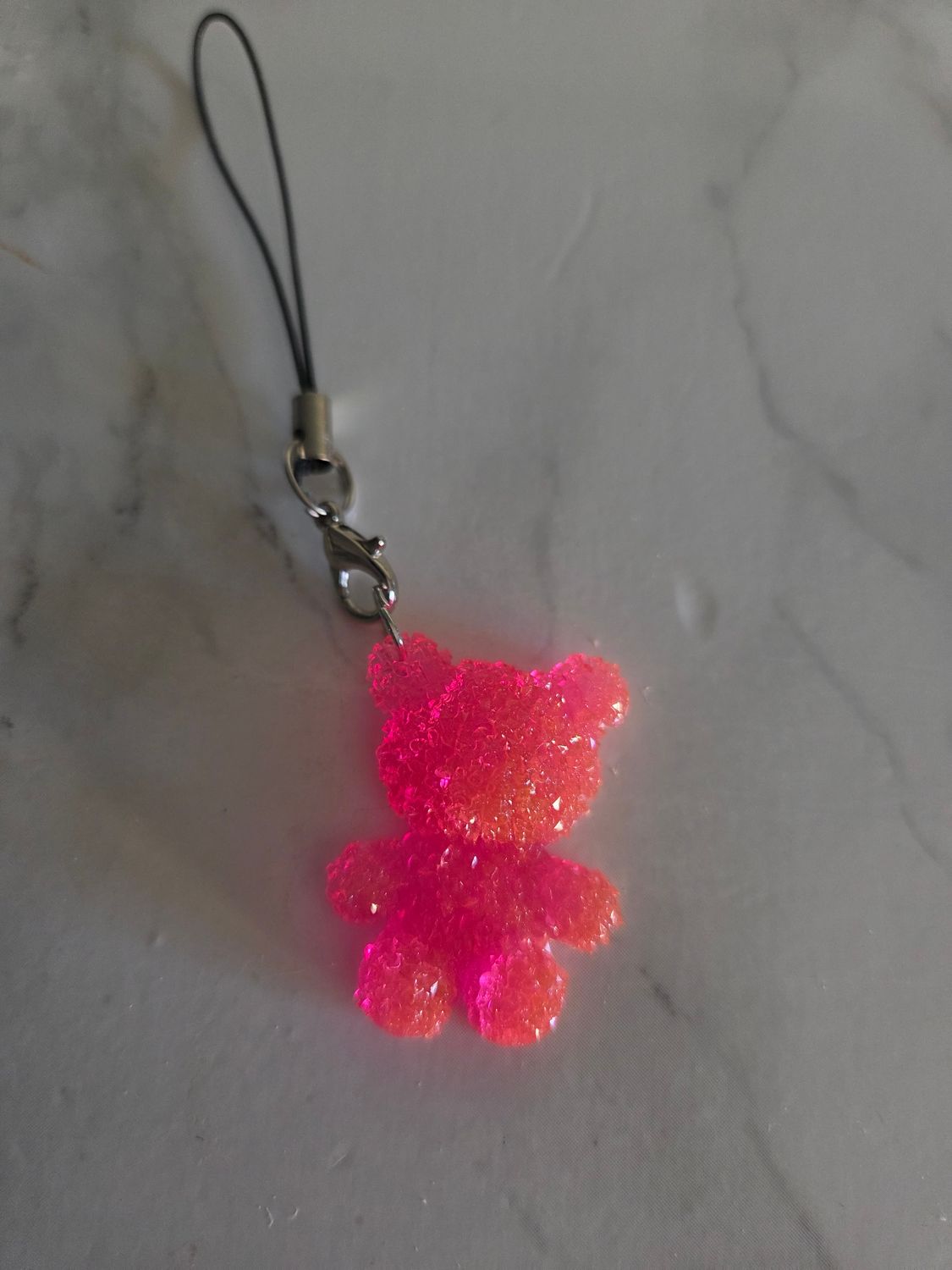 Bijou ourson cristaux rose fluo