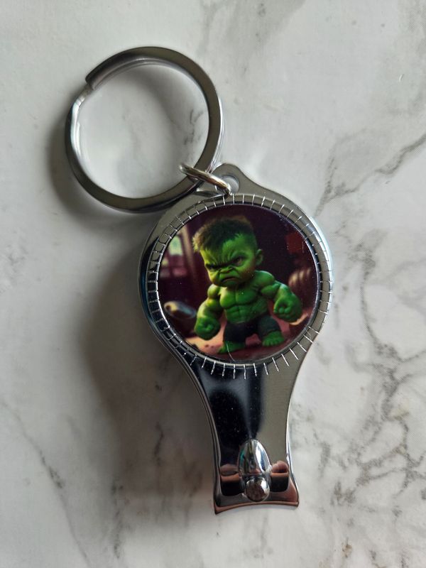 Décapsuleur porte clé coupe ongles Hulk