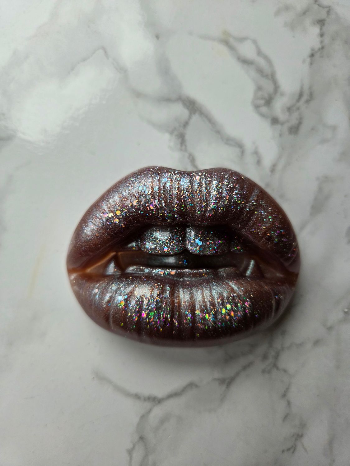 Bouche pailleté holographique