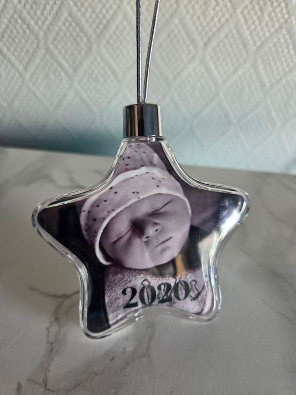 Boule de Noël étoile personnalisée