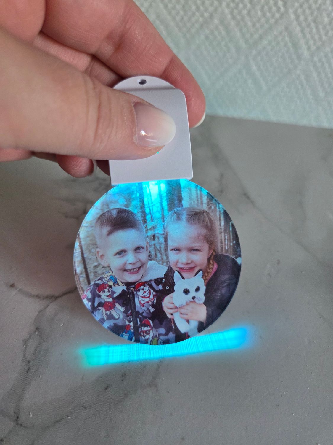 Boule de Noël lumineuse en acrylique