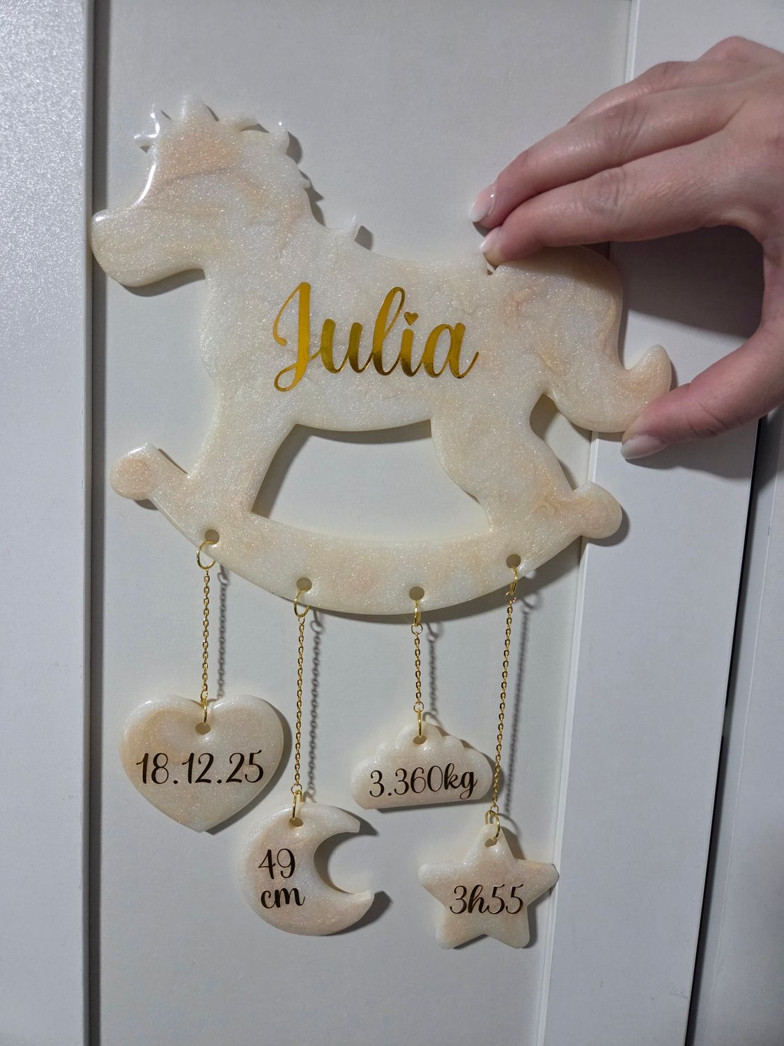 Cheval à bascules de naissance personnalisé